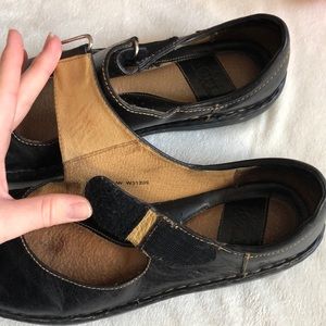 mary jane shoes with velcro strap